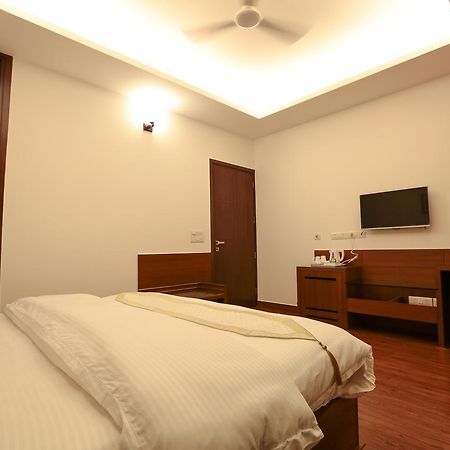Css Abode Hotel Noida Exterior photo